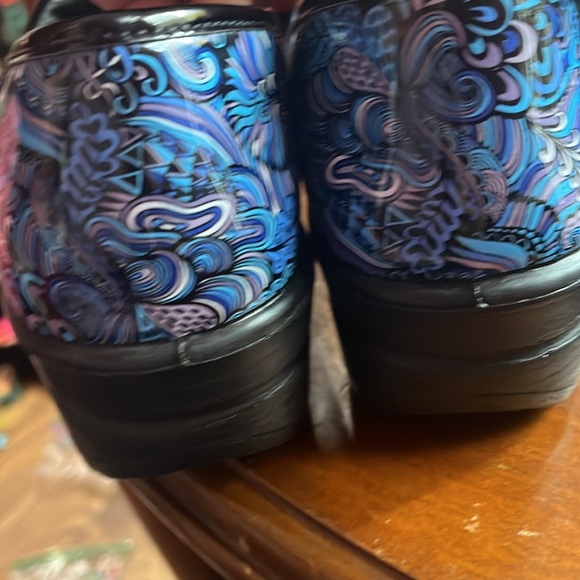 Easy Works by Easy Street Women's Laurie Blue/Purple/Teal Patent Floral Pattern - Picture 5 of 7